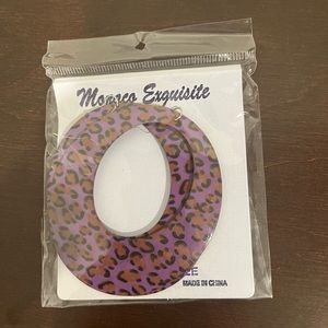 ⭐️ Metal Oval Leopard Print Earrings - Purple ⭐️